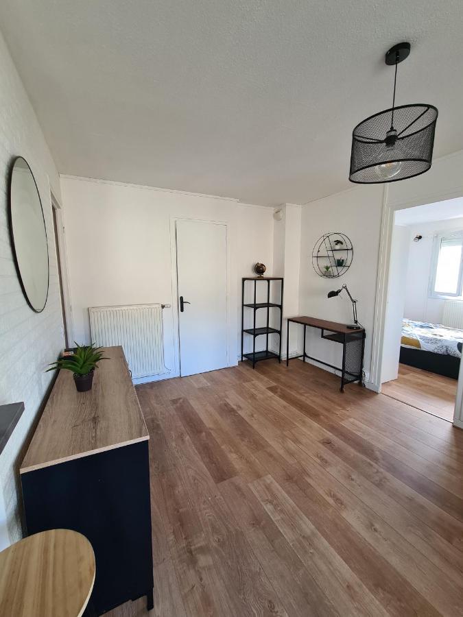 T2 Renove Avec Parking Gratuit Sur Place Apartment Valence  Exterior photo