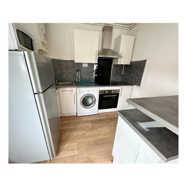T2 Renove Avec Parking Gratuit Sur Place Apartment Valence  Exterior photo